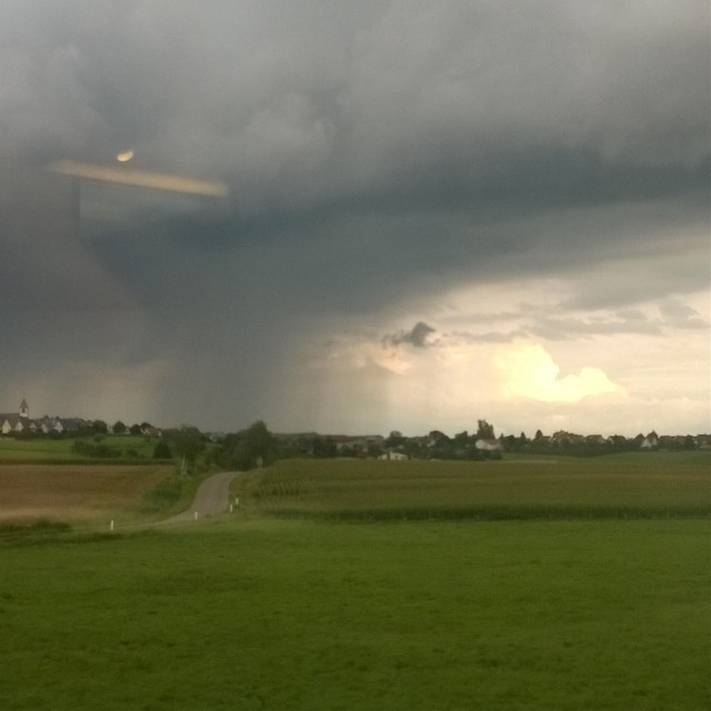 [Instagram] Il pleut au loin. #ter #alsace #sky #ciel #pluie
